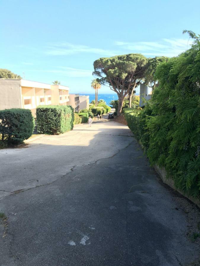 Les Hameaux De Provence - Piscine Et Place De Parking Privee - Acces Plage Et Sentier Du Littoral Бандоль Екстер'єр фото